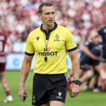 découvrez karl dickson, l'arbitre du match ubb - leinster, et plongez dans le quotidien, les défis et la passion de cet homme derrière le sifflet.