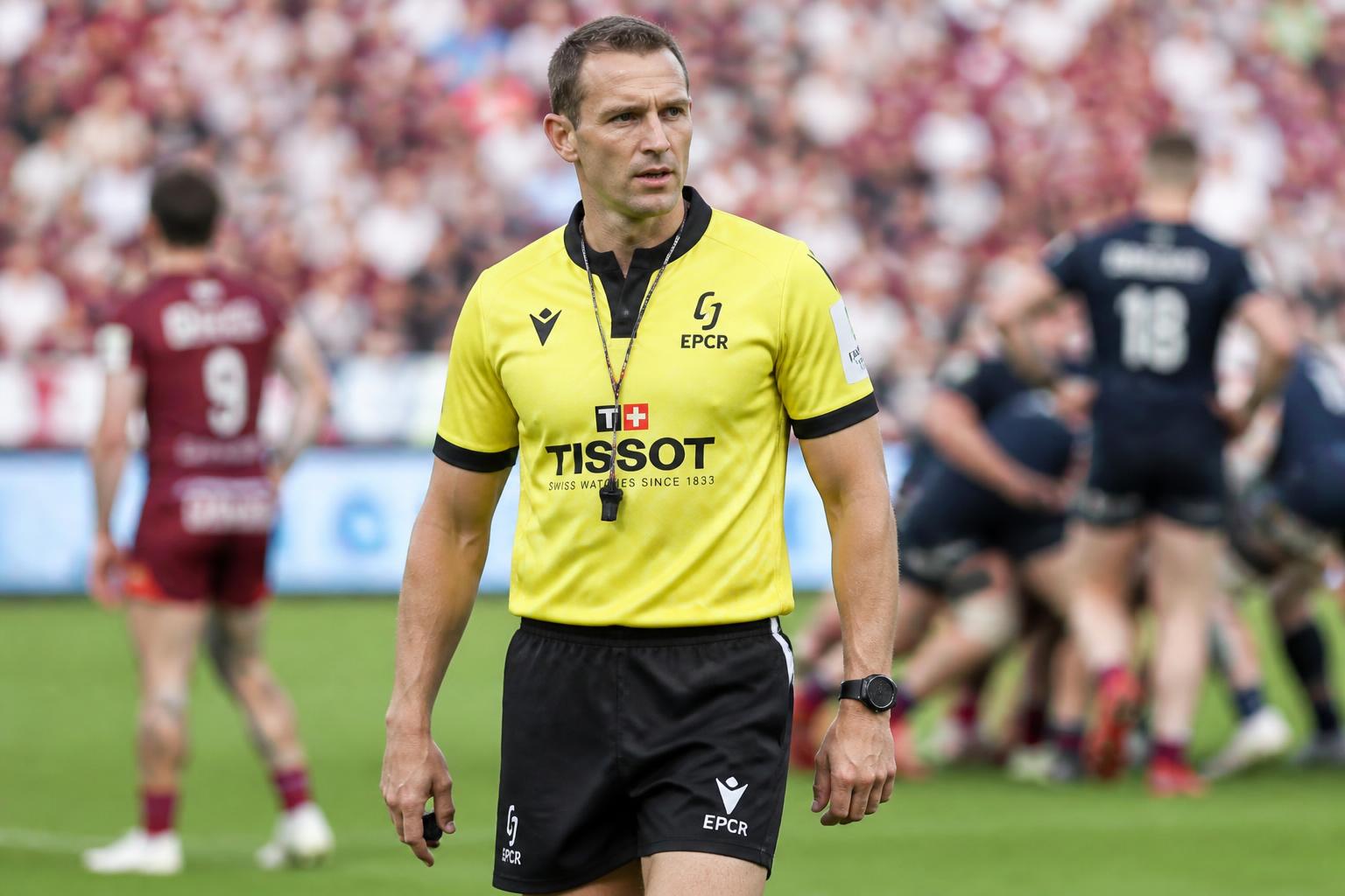 découvrez karl dickson, l'arbitre du match ubb - leinster, et plongez dans le quotidien, les défis et la passion de cet homme derrière le sifflet.