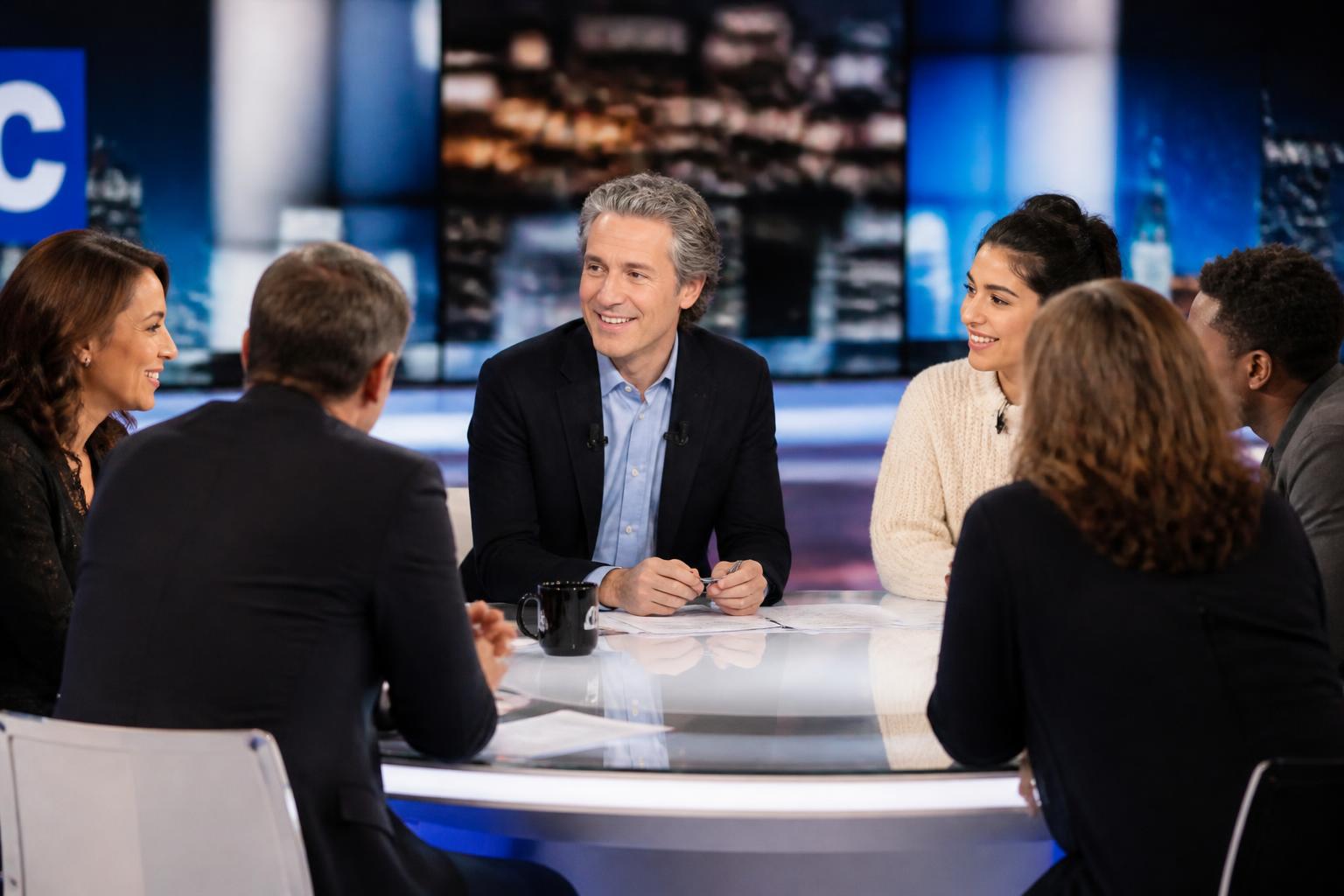 découvrez le sommaire détaillé et les invités incontournables de l'émission quotidien présentée par yann barthès le 19 mai 2026. ne manquez rien de ce rendez-vous incontournable !
