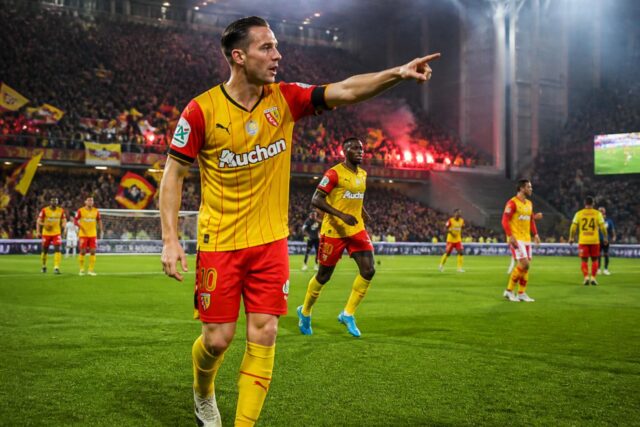 Lens-Nice-Florian-Thauvin-guide-les-Sang-et-Or-Sanson-absent-pour-Nice-–-Decouvrez-les-compositions-officielles-de-la-finale-de-la-Coupe-de-France-640x427 Atalanta contre Dortmund – Pronostics, Analyse approfondie et Cotes à suivre pour le 25/02/2026 – Paris Sportifs LeFigaro