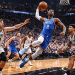 les spurs s'inclinent face au thunder, subissant les conséquences d'une défense irrégulière qui a compromis leur performance.