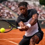 revivez la détermination de giovanni mpetshi perricard au masters 1000 de rome alors qu'il se bat pour décrocher sa place au deuxième tour du tournoi prestigieux.