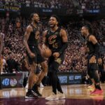 revivez la victoire spectaculaire des cavaliers contre les pistons dans un match palpitant de nba plein de suspense et d'émotions.