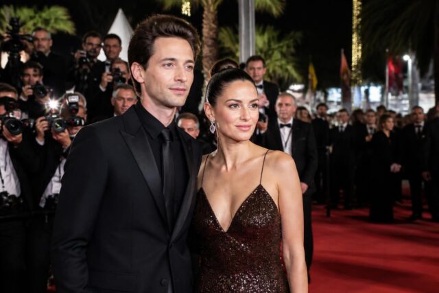 Pierre-Niney-et-Natasha-Andrews-eblouissent-les-photographes-lors-du-Festival-de-Cannes-640x427 L'IPTV : révolutionnez votre façon de regarder la télévision