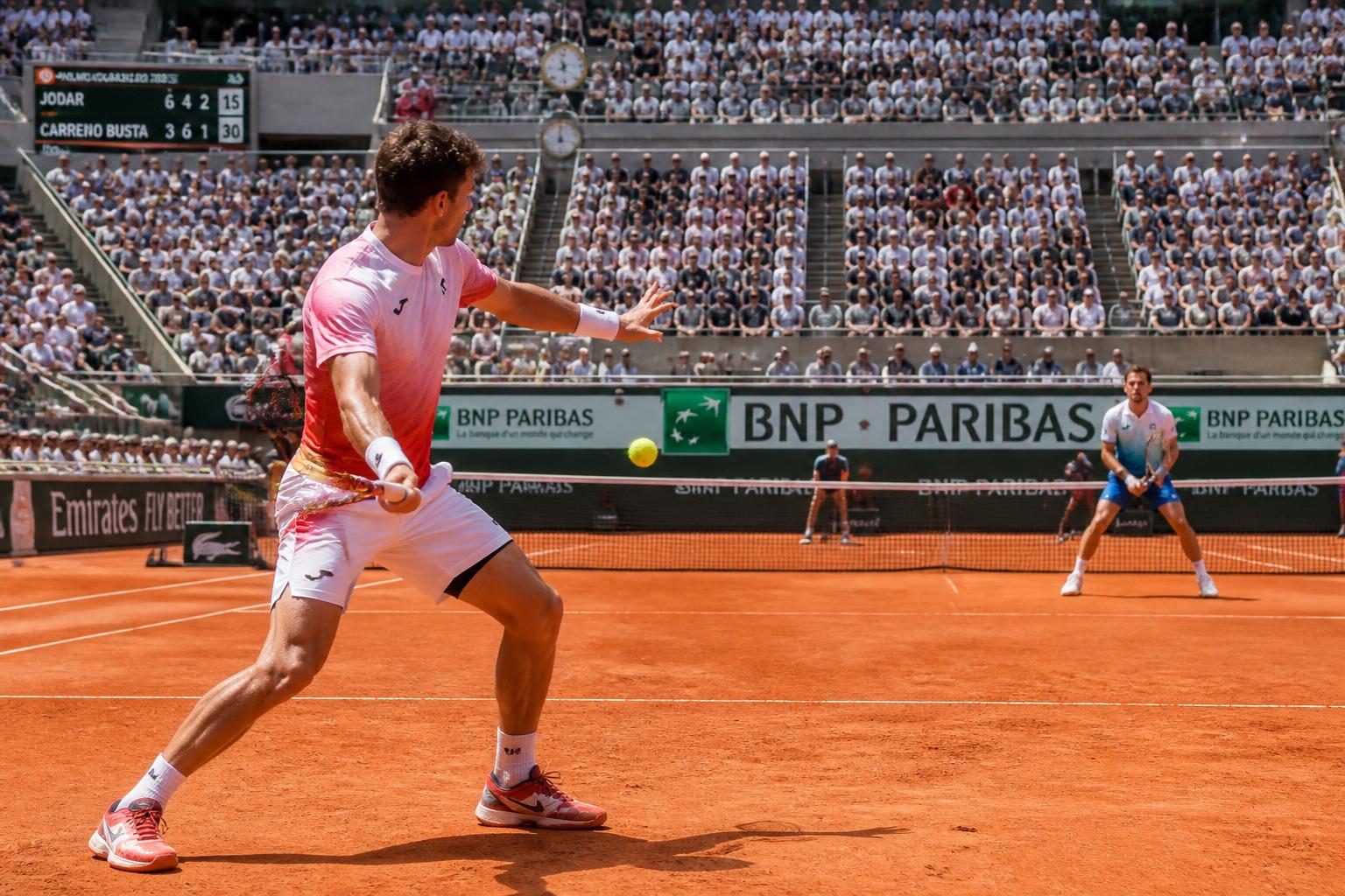 suivez le match intense entre rafael jodar et pablo carreno busta en huitièmes de finale du grand chelem roland-garros, dimanche 31 mai 2026.