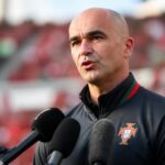 découvrez l'interview de roberto martinez, sélectionneur du portugal, qui révèle avoir contacté eli junior kroupi, mais ce dernier a préféré représenter la france, selon l'équipe.