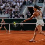 découvrez le duel passionnant du troisième tour de roland garros 2026 entre aryna sabalenka et daria kasatkina, ce samedi 30 mai. un match à ne pas manquer pour les fans de tennis.