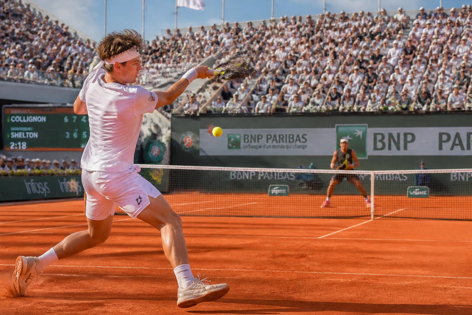 suivez le match du deuxième tour de roland-garros 2026 où raphaël collignon affronte ben shelton ce jeudi 28 mai pour une confrontation intense sur terre battue.