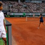suivez en direct roland-garros 2026 avec le duel intense entre diane parry et amanda anisimova au 3ᵉ set, tandis que moïse koumé se prépare à entrer sur le court. tous les temps forts sur le monde.fr.