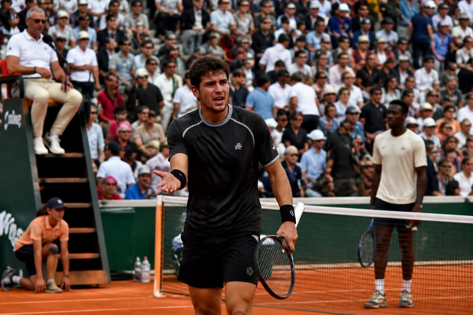roland-garros : après sa défaite contre moïse kouamé, adolfo daniel vallejo dénonce un arbitrage contesté et un contrôle du public jugé insuffisant, suscitant la polémique sur le tournoi.