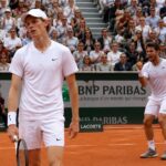 roland-garros : surprise majeure au 2e tour avec l'élimination précoce du grand favori jannick sinner, bouleversant le tournoi.