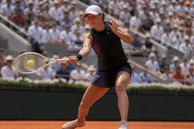 Roland-Garros-Iga-Swiatek-quadruple-gagnante-a-Paris-file-sans-encombre-en-3e-tour-640x427 Coupe du Monde 2026 : Tout ce qu'il faut savoir sur le plus grand rendez-vous footballistique