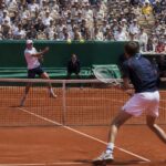 revivez chaque échange intense du 1er tour passionnant entre adam walton et daniil medvedev à roland-garros, disponible en replay sur france tv.