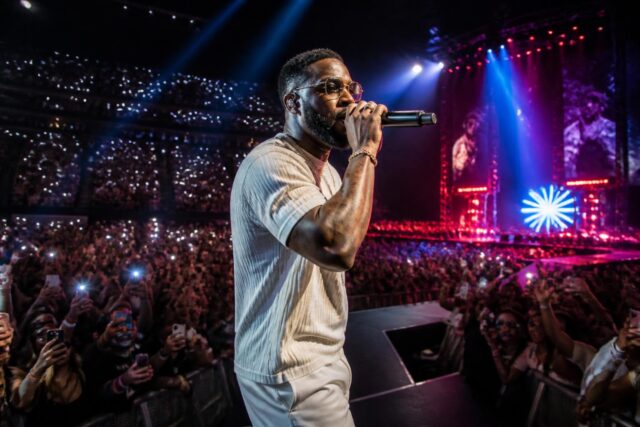 Tayc-enflamme-lAccor-Arena-avec-trois-concerts-exclusifs-et-prepare-une-tournee-des-Zeniths-en-2027-pour-le-plus-grand-bonheur-de-ses-fans-640x427 Livret A, métaux précieux et assurance vie : 4 stratégies gagnantes pour dynamiser votre épargne en 2026