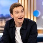 découvrez la surprise de théo curin lors de son passage inédit sur france 3 : « c'est une première pour moi ! » un moment unique à ne pas manquer.