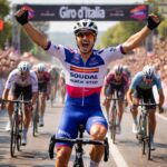 revivez l'étape 6 du tour d'italie où davide ballerini s'impose avec brio. suivez toute l'actualité et les performances en direct sur directvelo.