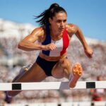 alessandrini marque l'histoire en devenant la deuxième française à franchir les 100 m haies avec succès, une performance remarquable qui inspire toute une génération.