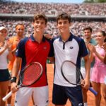 découvrez comment alexis et félix lebrun se démarquent aux côtés des plus grandes stars lors de roland-garros, dans un reportage exclusif du journal des femmes.
