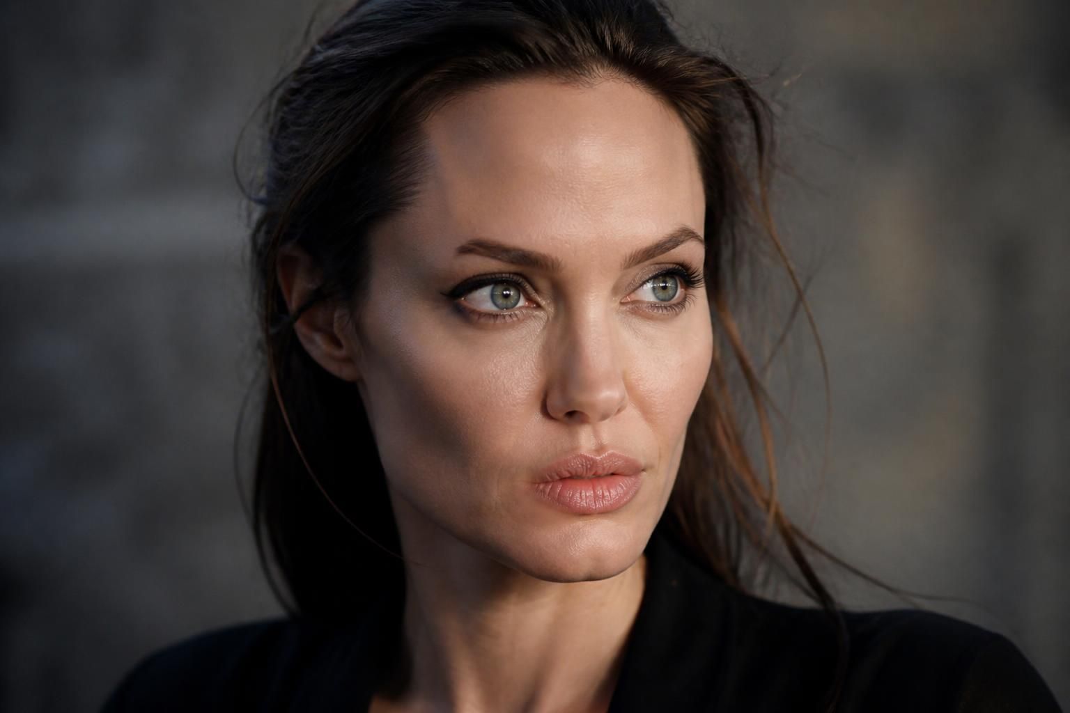 découvrez comment angelina jolie retrouve son esprit combatif et surmonte les défis avec force et détermination.