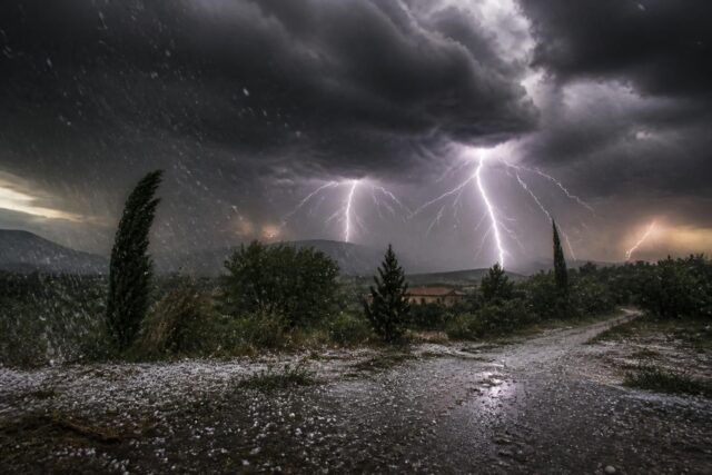 Bouches-du-Rhone-des-orages-violents-avec-grele-et-vents-forts-annonces-640x427 Prévisions météo du mardi 21 avril 2026 sur TF1 : résumé complet et horaires de diffusion - Programme TV Ouest-France