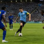 suivez federico valverde, capitaine et titulaire, mener l'équipe d'uruguay dans le match crucial contre le cap-vert lors de la coupe du monde 2026.