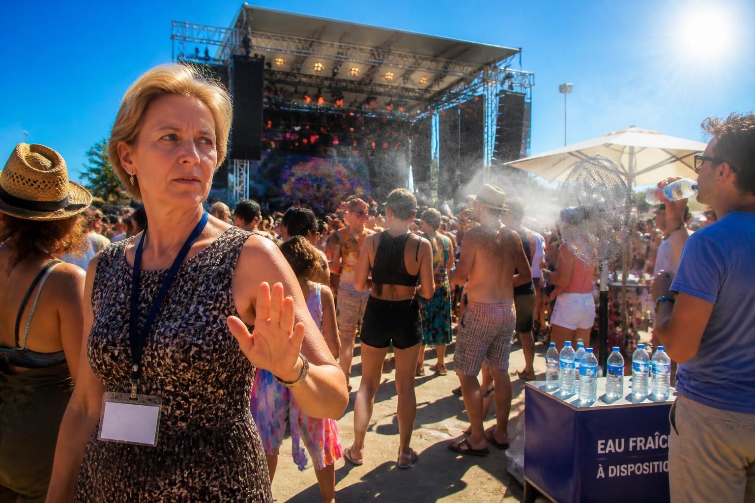 face à la canicule pendant la fête de la musique, catherine pégard appelle à une vigilance maximale pour garantir la sécurité et le bien-être de tous.