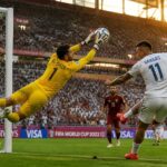 revivez l'incroyable arrêt du gardien qatari face à vargas lors de la coupe du monde fifa 2026, une action spectaculaire à ne pas manquer sur m6+.
