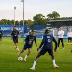 la sélection française de football s'entraîne au complet samedi, à seulement deux jours du match décisif contre l'irak en coupe du monde.