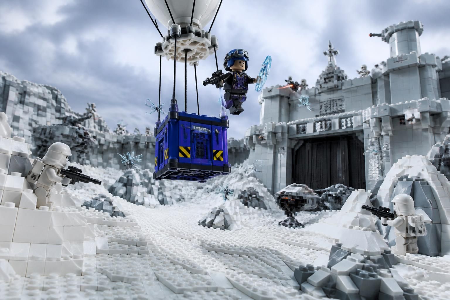 découvrez en action le lego fortnite 77080 supply drop avec hoth bricks : une exploration rapide et ludique de ce set passionnant pour tous les fans de fortnite et de lego.