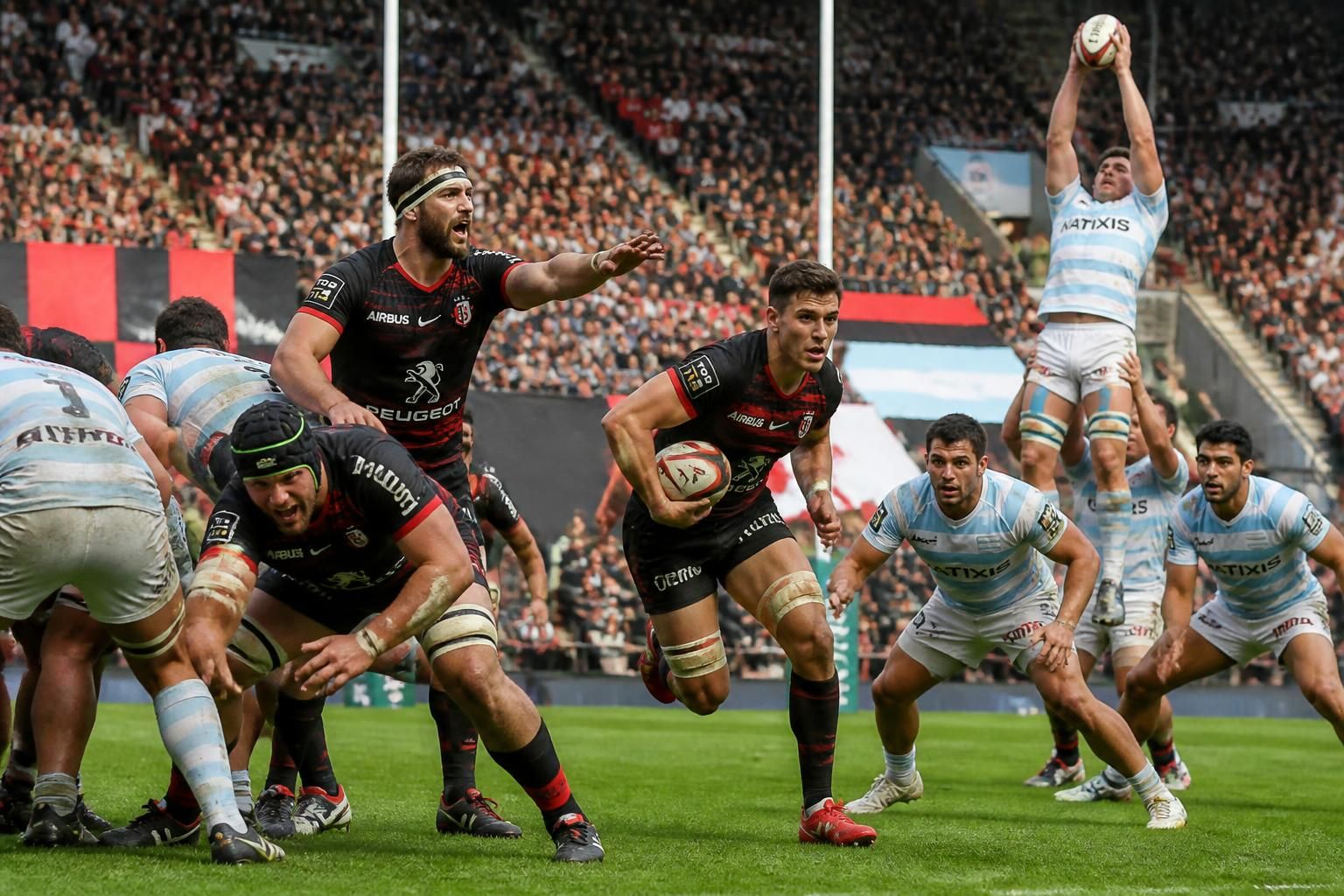 plongez au cœur des demi-finales du top 14 et découvrez les joueurs clés qui feront la différence entre le stade toulousain et le racing 92.