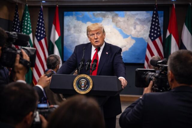 EN-DIRECT-Conflit-au-Moyen-Orient-Trump-annonce-que-lIran-a-officiellement-renonce-a-larme-nucleaire-640x427 Interdiction des réseaux sociaux, exode d’agents fédéraux à Minneapolis et nouveau pacte commercial Inde-UE : les infos clés du mardi 27 janvier au matin