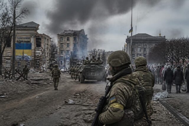 EN-DIRECT-Guerre-en-Ukraine-–-Suivez-les-toutes-dernieres-actualites-en-temps-reel-sur-Le-Monde.fr_-640x427 Audiences TV du vendredi 20 mars 2026 : TF1 domine largement, Hanouna bat des records et les feuilletons renouent avec le succès