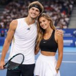 découvrez en images alexander zverev et sa compagne, la mannequin sophia thomalla, réunis et complices sur le court lors de l'open sud de france 2022 à montpellier.