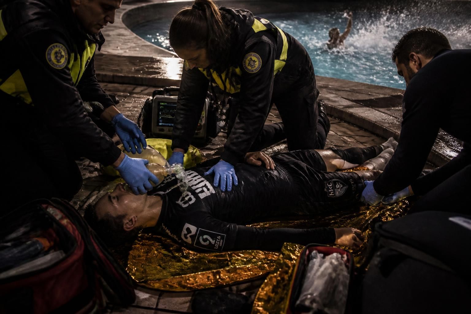 un joueur de ligue 2 en france est actuellement en état d'urgence vitale après avoir été victime d'une noyade. découvrez les détails de cet incident bouleversant.