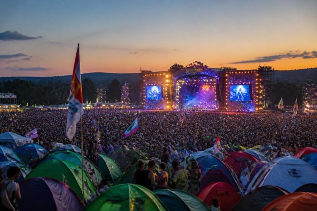 Garorock-2026-30-000-festivaliers-et-20-000-campeurs-attendus-suivez-en-direct-louverture-avec-les-premiers-frissons-et-notes-ce-vendredi-640x427 Thaïlande : une controverse éclate autour d'une nouvelle régulation bancaire