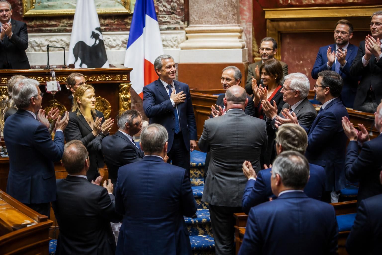 l'assemblée nationale adopte un texte majeur sur l'autonomie corse, une avancée politique historique saluée par gilles simeoni.