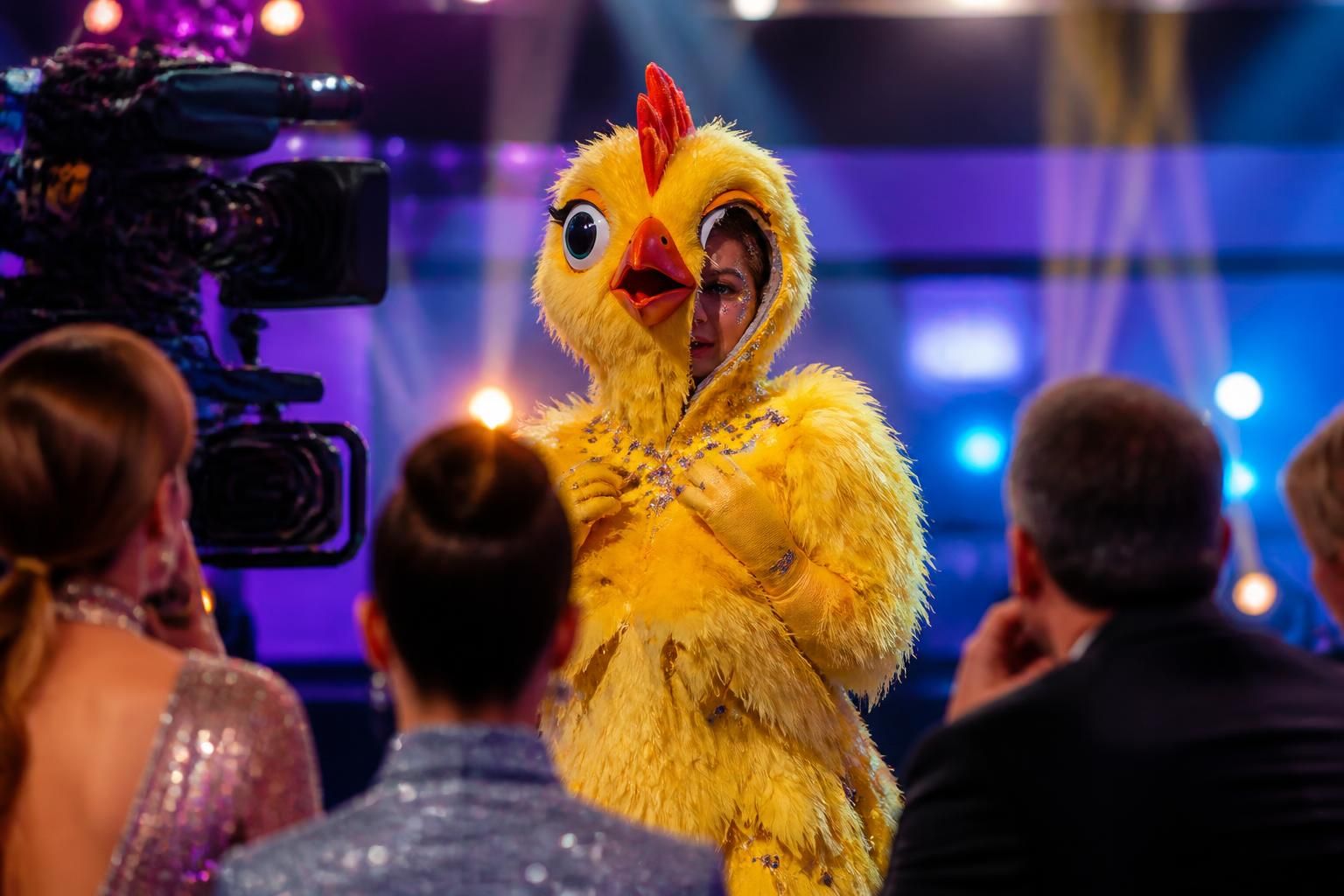 découvrez les dernières révélations et nouveaux indices sur l'identité du poussin dans mask singer, avec des pronostics exclusifs sur stars actu.
