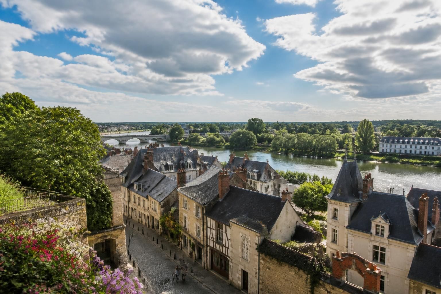 consultez les prévisions météorologiques détaillées pour angers et sa région le vendredi 26 juin 2026 sur ouest-france. infos précises pour organiser votre journée.