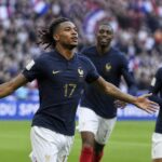 michael olise signe un triplé historique en équipe de france, un exploit inédit pour un joueur hors avant-centre depuis michel platini il y a plus de 40 ans.