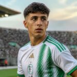 découvrez l'avant-match pays-bas – algérie avec yacine titraoui prêt à saisir une occasion en or pour briller. suivez toute l'actualité sur la gazette du fennec.