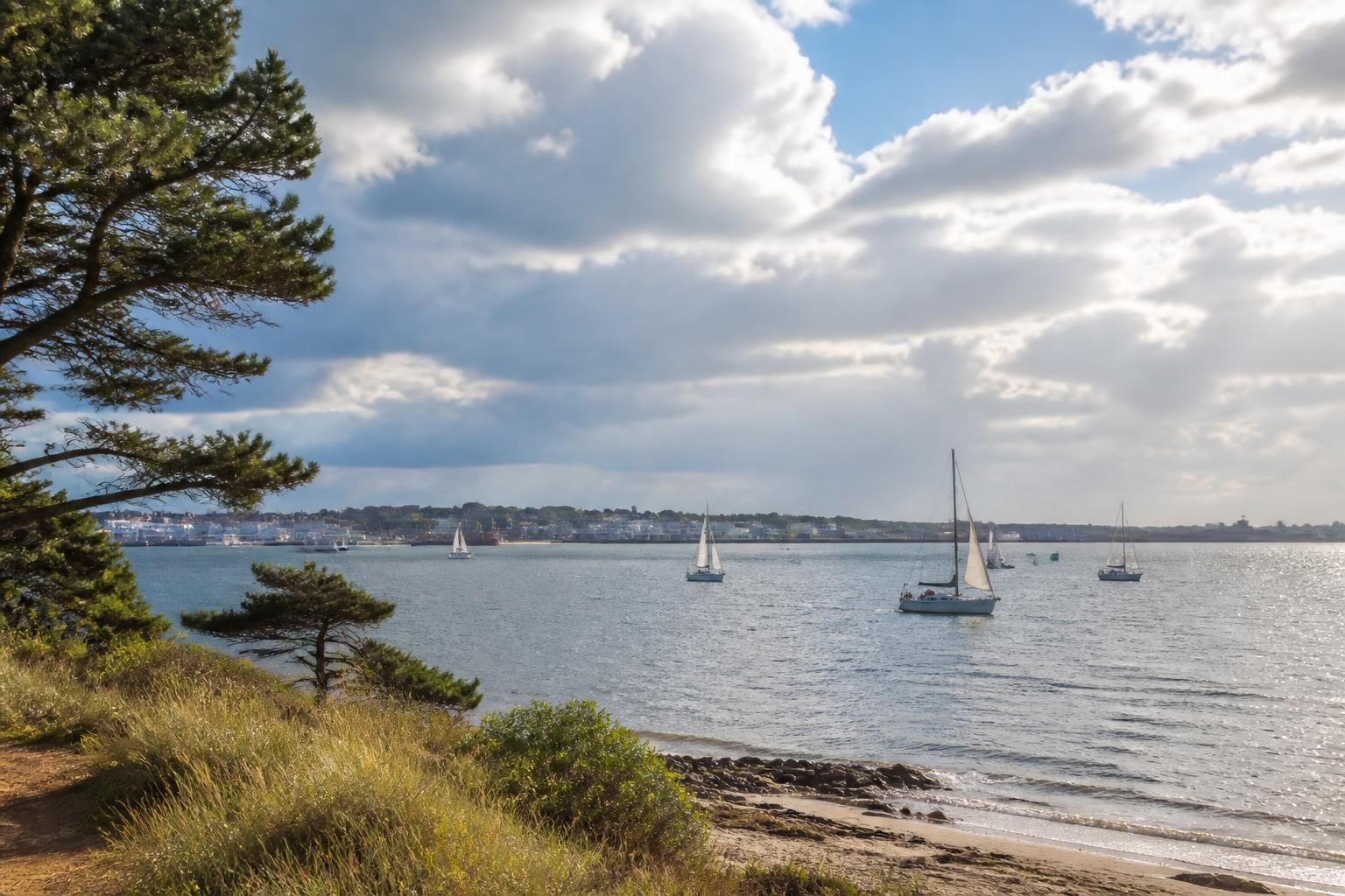 consultez les prévisions météo détaillées du jeudi 25 juin 2026 à lorient et dans ses environs sur ouest-france pour planifier votre journée en toute sérénité.
