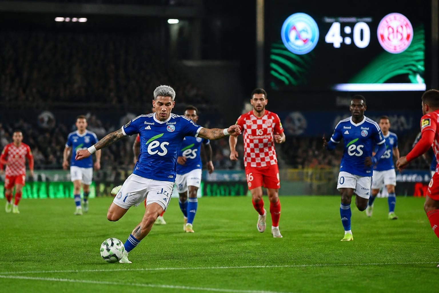 découvrez le résumé et l'analyse du but de julio enciso lors du match strasbourg vs mainz (4-0) en ligue de conférence 2026/27, présenté par addison barger dans fathom journal.