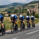 revivez la 3e étape du tour auvergne-rhône-alpes, un contre-la-montre par équipes de 28,4 km entre perreux et perreux, en direct sur france tv.