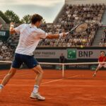 revivez le match intense des 1/8 de finale entre flavio cobolli et zachary svajda en replay sur france tv. ne manquez rien de ce duel passionnant à roland-garros.