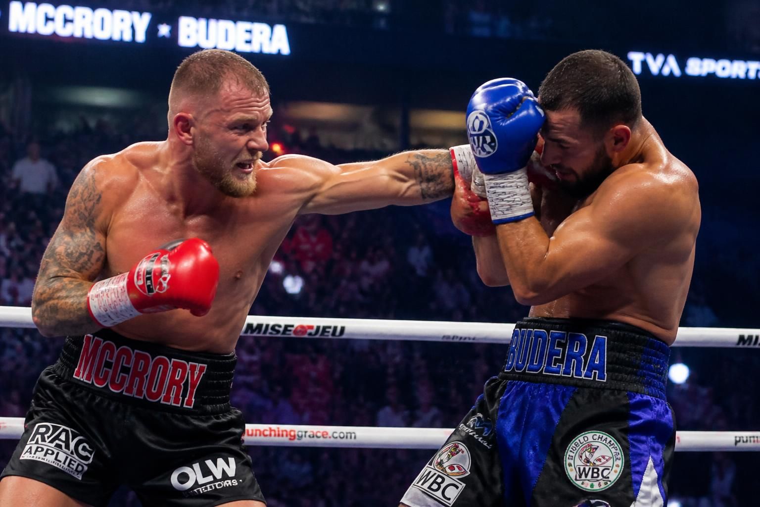 regardez le combat mccrory contre budera en direct en streaming sur dazn canada. ne manquez aucune action de ce duel palpitant avec une diffusion en haute qualité.