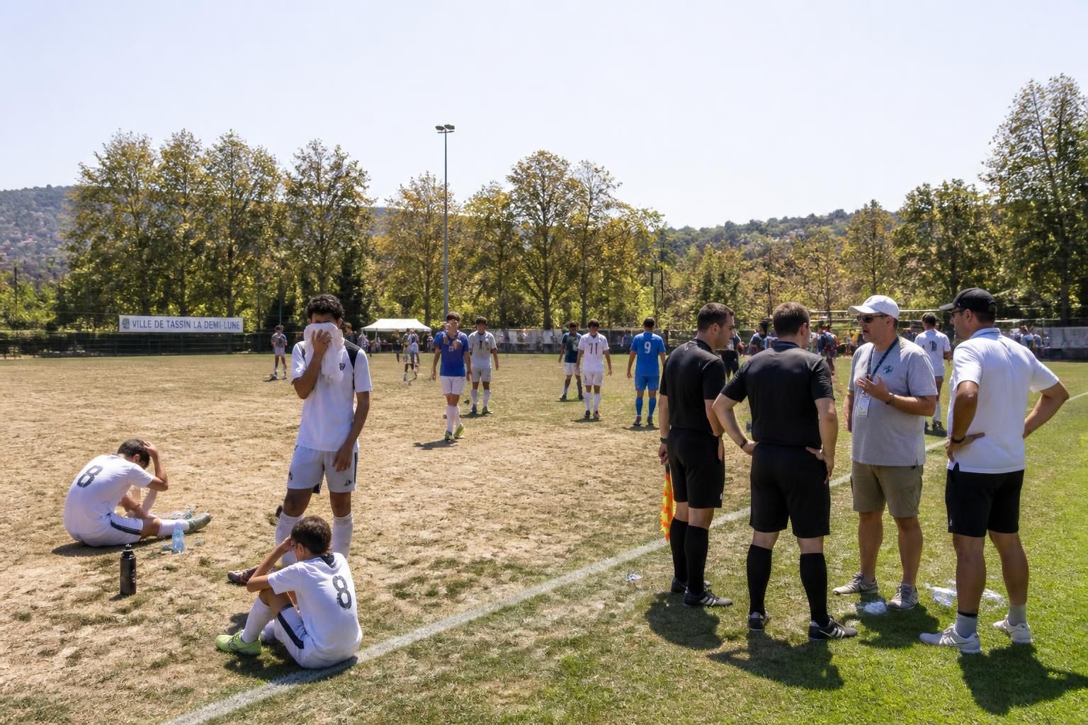tassin-la-demi-lune annonce l'annulation de son tournoi de football en raison d'une vague de chaleur extrême, pour garantir la sécurité des participants.