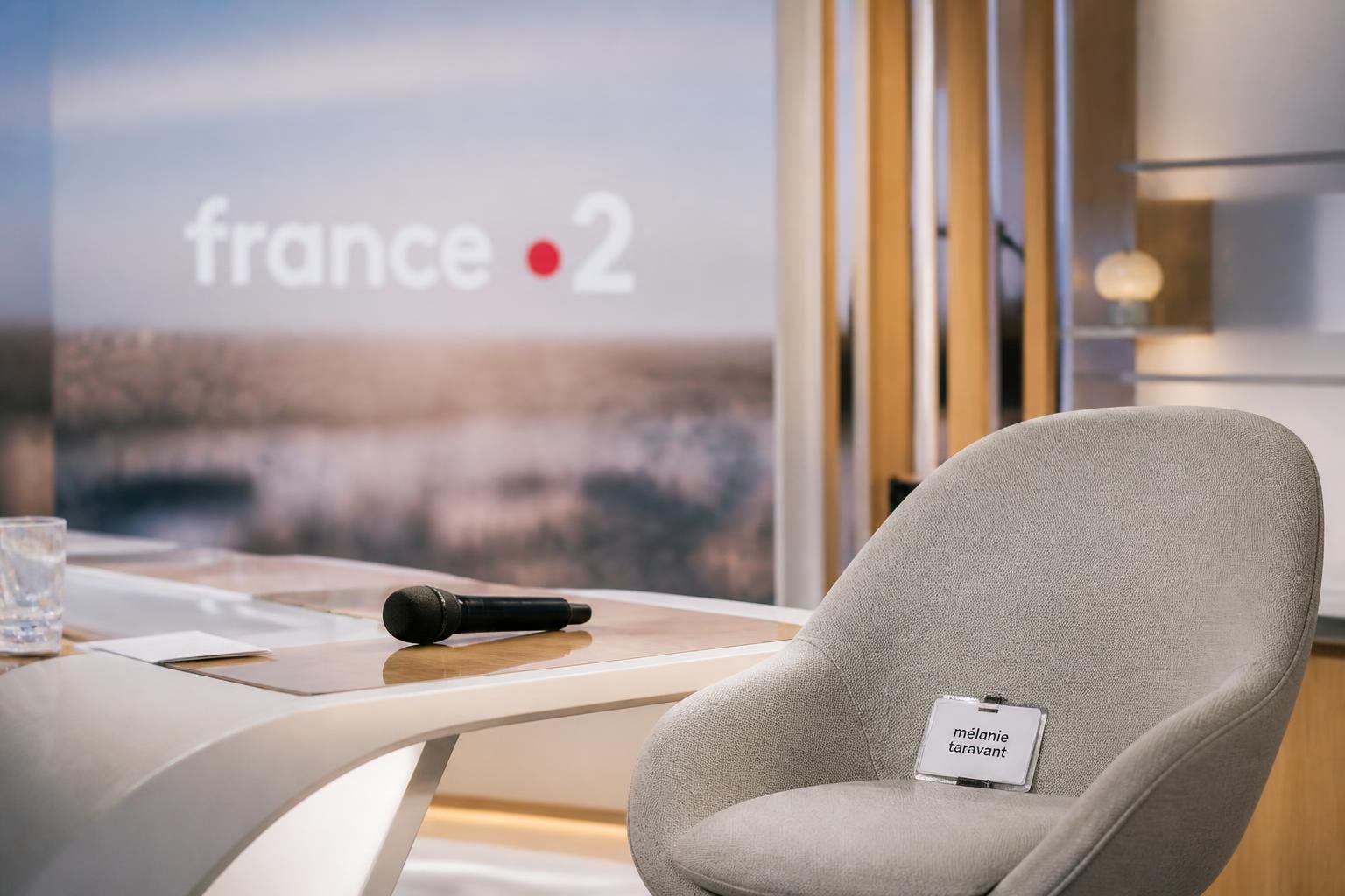 découvrez pourquoi mélanie taravant est absente de l'antenne de france 2 dans l'émission « télématin ». toutes les explications sur son absence révélées ici.