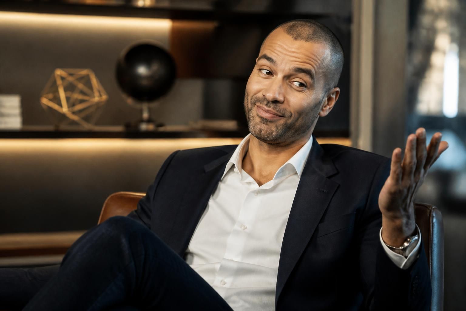 tony parker répond avec humour aux critiques concernant ses investissements dans ses premières déclarations inédites, offrant un regard décalé et sincère sur sa stratégie financière.