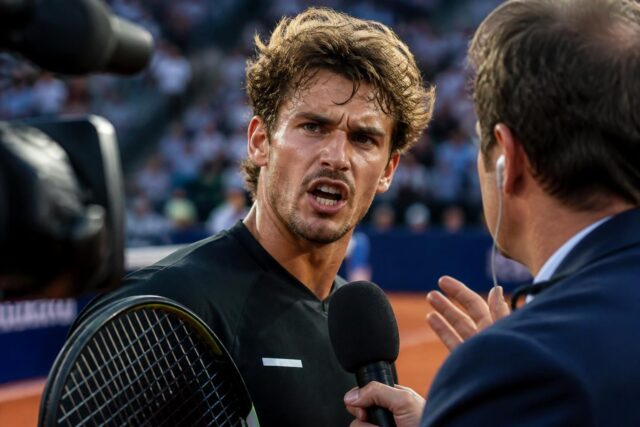 Un-joueur-de-tennis-use-sept-fois-de-mots-en-f-lors-dune-entrevue-abruptement-coupee-640x427 OL Lyonnes vs Arsenal : Revivez les moments forts en vidéo (3-1