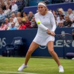 donna vekic, la joueuse croate, se qualifie pour la finale du wta 500 du queen’s, ouvrant la voie vers un titre prestigieux dans ce tournoi de tennis féminin.